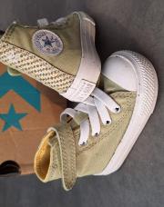Converse olive