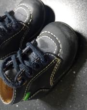 Petite chaussure de marche taille 18