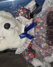 Peluche souris avec robe 