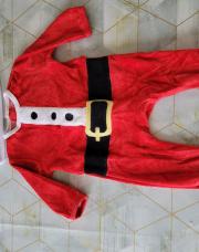 Pyjama chaud en velours ; Costume de Père Noël avec bonnet ; Kiabi ; T. 63-69