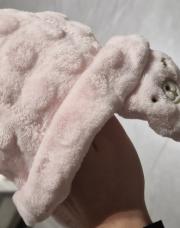 Bonnet rose avec cache oreilles 