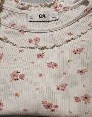 Sweat blanc/ motif fleur T 7ans
