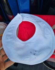 Bavoir blanc petit bateau moustaches 