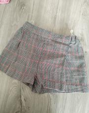 Short ligné taille 74cm (C&A) 