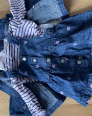 Ensemble en jeans avec veste sous pull et salopette  3 mois