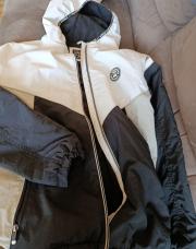 Veste noire et blanche 182