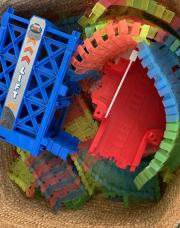 circuit magic track avec accessoires 