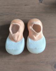 T. 20-21 Chaussons avec semelle orange 