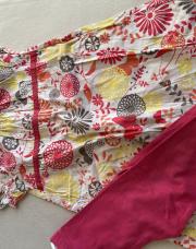 Ensemble 86 robe fleurit rose jaune gris et legging rose 