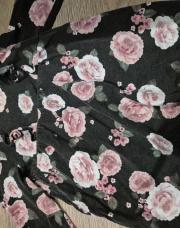 Robe noir à fleur