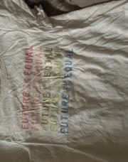 T-shirt fille blanc « Future is equal » Primark 5-6 ans 116cm