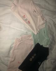 Lot de 4 t-shirts taille 3 mois 