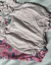 3mois neuf 2 combi et rose petite sirène 