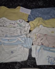 Lot 13 - 10 bodys 1 mois
