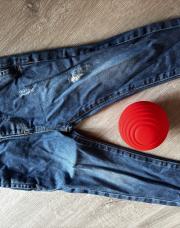 Jeans à trous taille 18 mois 