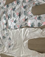 Lot de deux pyjamas, taille neuf mois