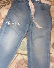 Jeans cinture fleuri 