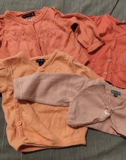 6mois - lot de 4 gilets colorés 