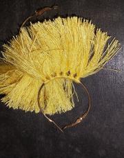 Boucles pompom jaune
