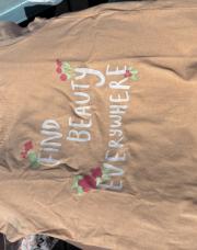 T-shirt primark find beauty 12/18 mois 
