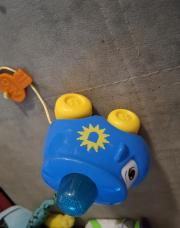 Petite voiture bleu 