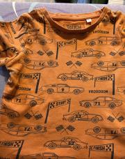 T-shirt orange, voitures de course, C&A.,4ans