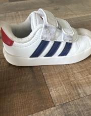 Basket adidas 23