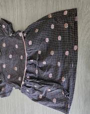 Robe brune à carreaux 