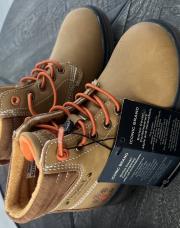 Chaussures neuves encore étiquetée P29