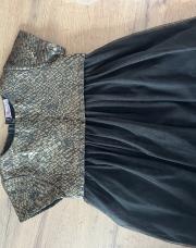 Robe noire et dorée fête tulle 