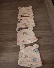 Lot de 4 bonnets 