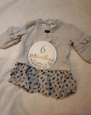 Robe grise avec plume gymp 6m