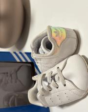 Adidas bebe pointure 17