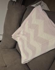 Couverture tricot blanc/rose