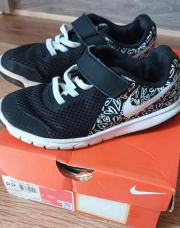 Baskets Nike - Pointure 30