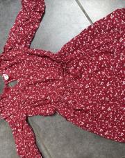 Robe rouge à fleurs neuf, 10 ans