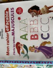Mon cahier effaçable « j’écris les lettres majuscules » Disney Princesses 3-6 ans 