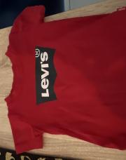 T shirt Levi’s rouge 1 an 