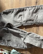 Jeans gris 122
