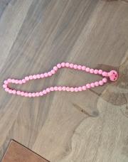 Collier rose lapin