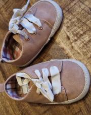 Chaussures roses à lacets 6-12M NEUVES