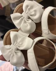 Sandalettes blanches p 20 