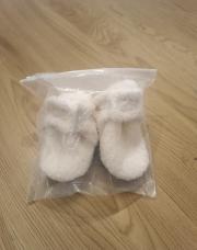 Chaussons blanc taille 17