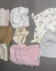 Lot de 13 bonnets bébé 