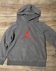 Pull JORDAN 5-6 ans 