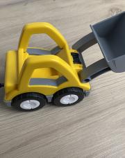 Petite pelleteuse jaune