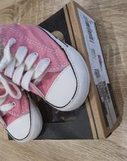 Converse rose T18
