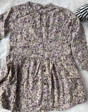 Robe 122/128 avec fleurs dorées 