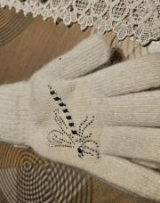 Gants blanc angora avec libellule en strass 