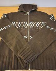 Pull brun tirette broderies V